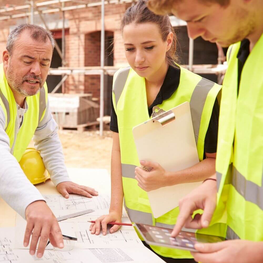 Wir beraten dich zu den richtigen Versicherungen für deinen Hausbau.