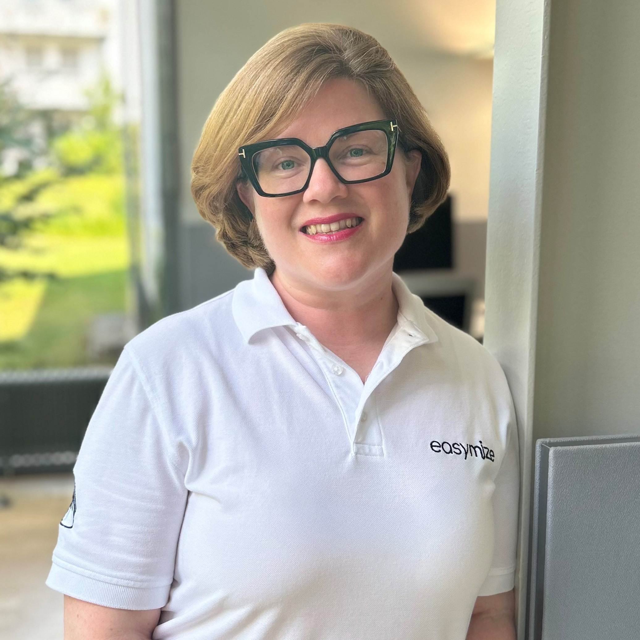 Profilbild Eva Maria Hauswald. Eva ist ein Teil der zweiköpfigen Geschäftsführung der easymize GmbH.