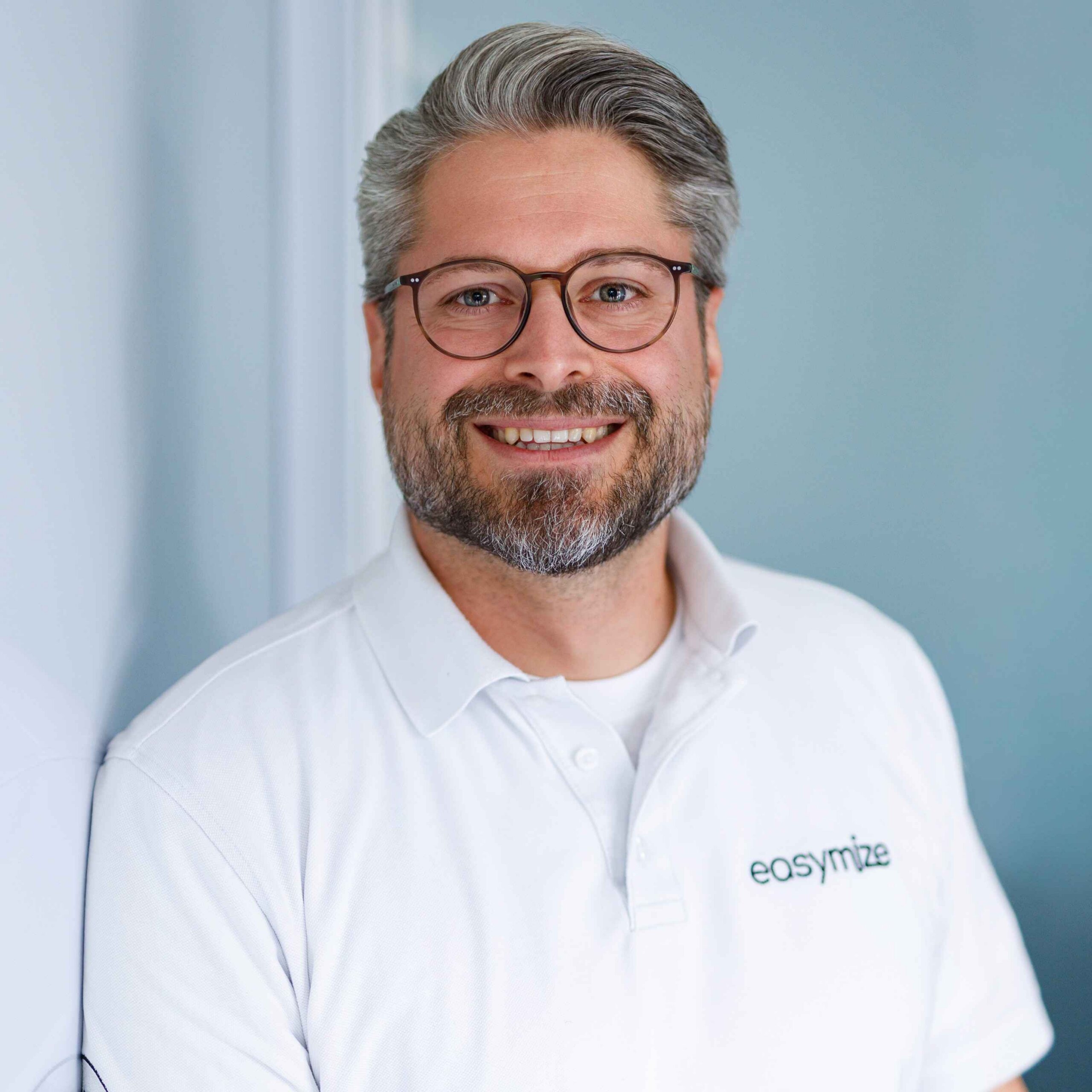 20260825_em_Bild_Frederick Quadrat Profilbild Frederick Müller. Frederick ist Teil des Experten-Teams der Volksbank Zollernalb eG.