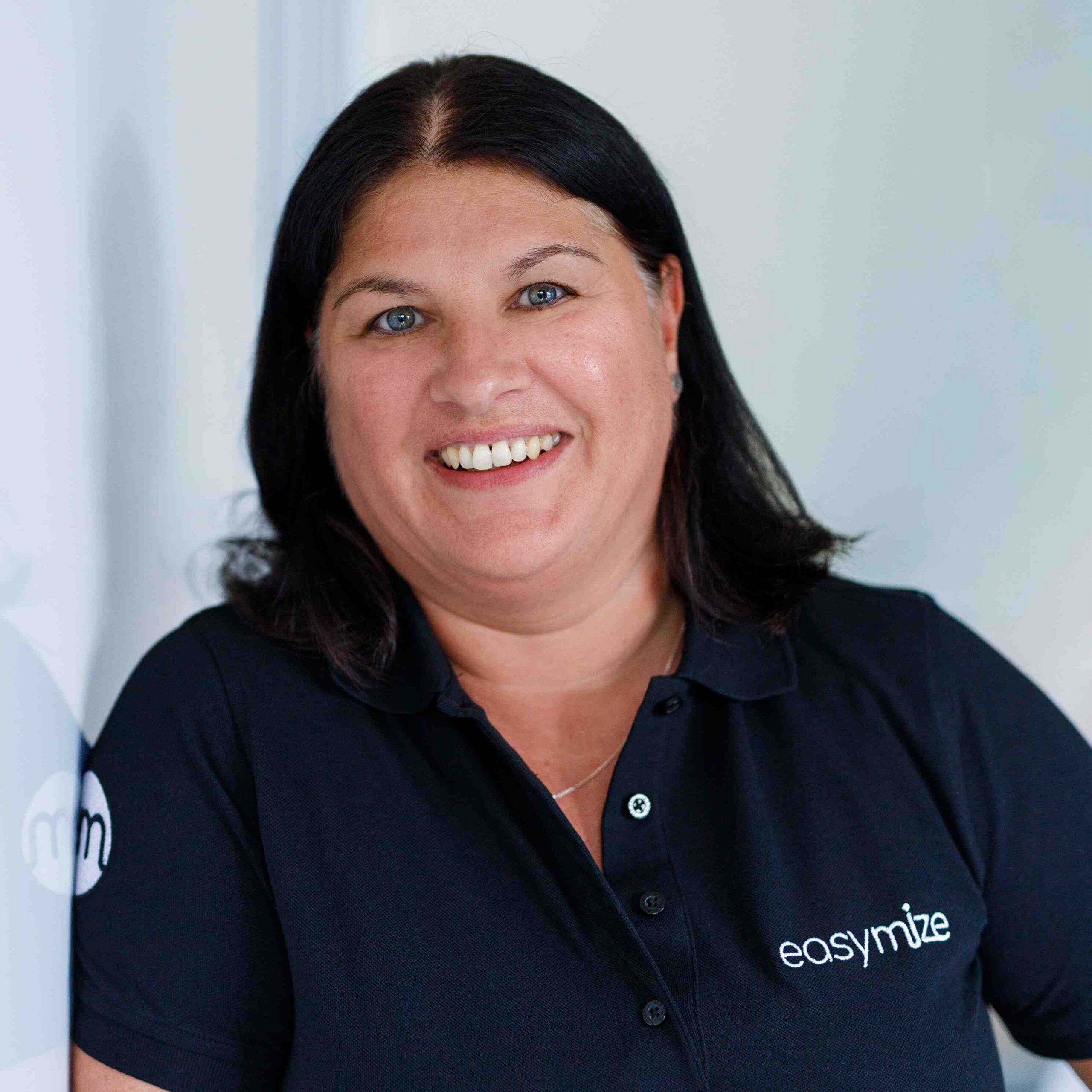 20260825_em_Bild_Nicole Quadrat Profilbild Nicole Sattelmaier. Nicole ist Teil des Experten-Teams der VR-Bank Ellwangen eG.